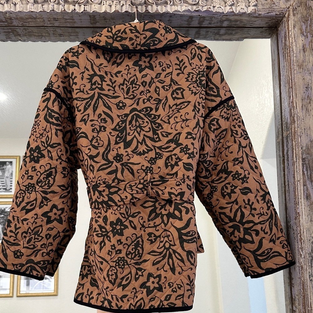 Bagatelle Women's Black and Brown Floral Blazer - Picture 6 of 6